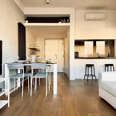 The Twenty - Villaggio Olimpico Apartment